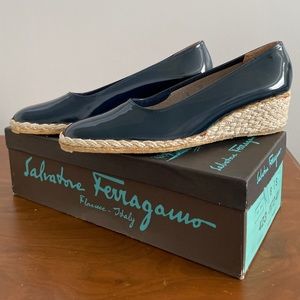 Vintage 90s Salvatore Ferragamo Wedge Shoes Women 8.5 Patent Leather Navy Blue